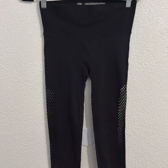 NWOT- Victoria Sectret high-waisted- black- side cut-out leggings- Size small - Picture 2 of 7